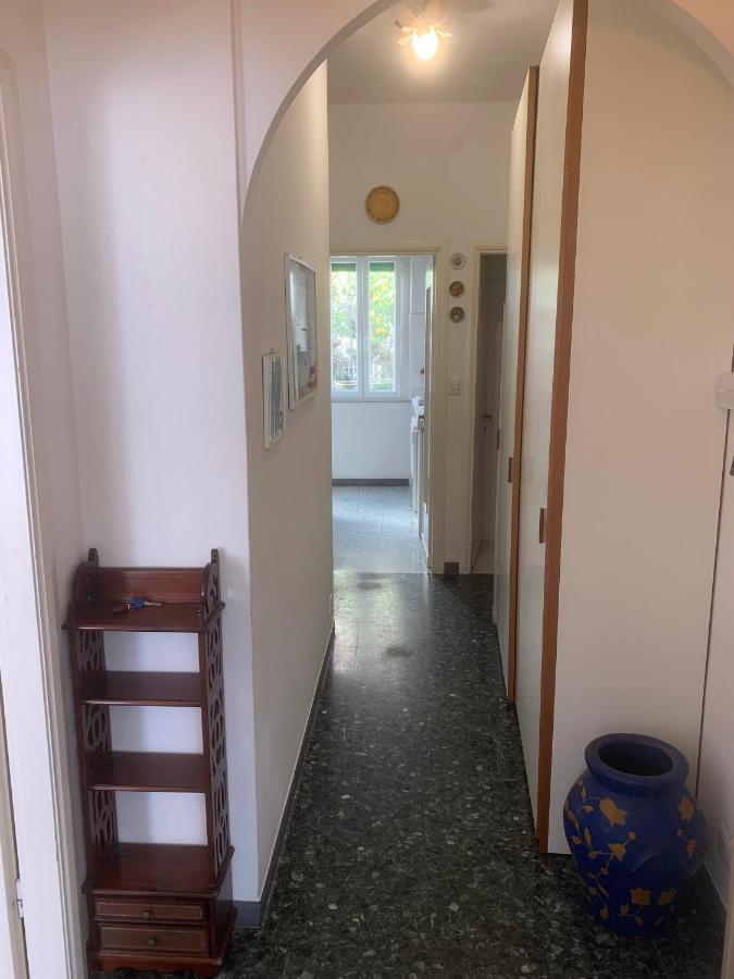 Casa Bianca 4 - Confortevole In Centro A Монеглия Екстериор снимка