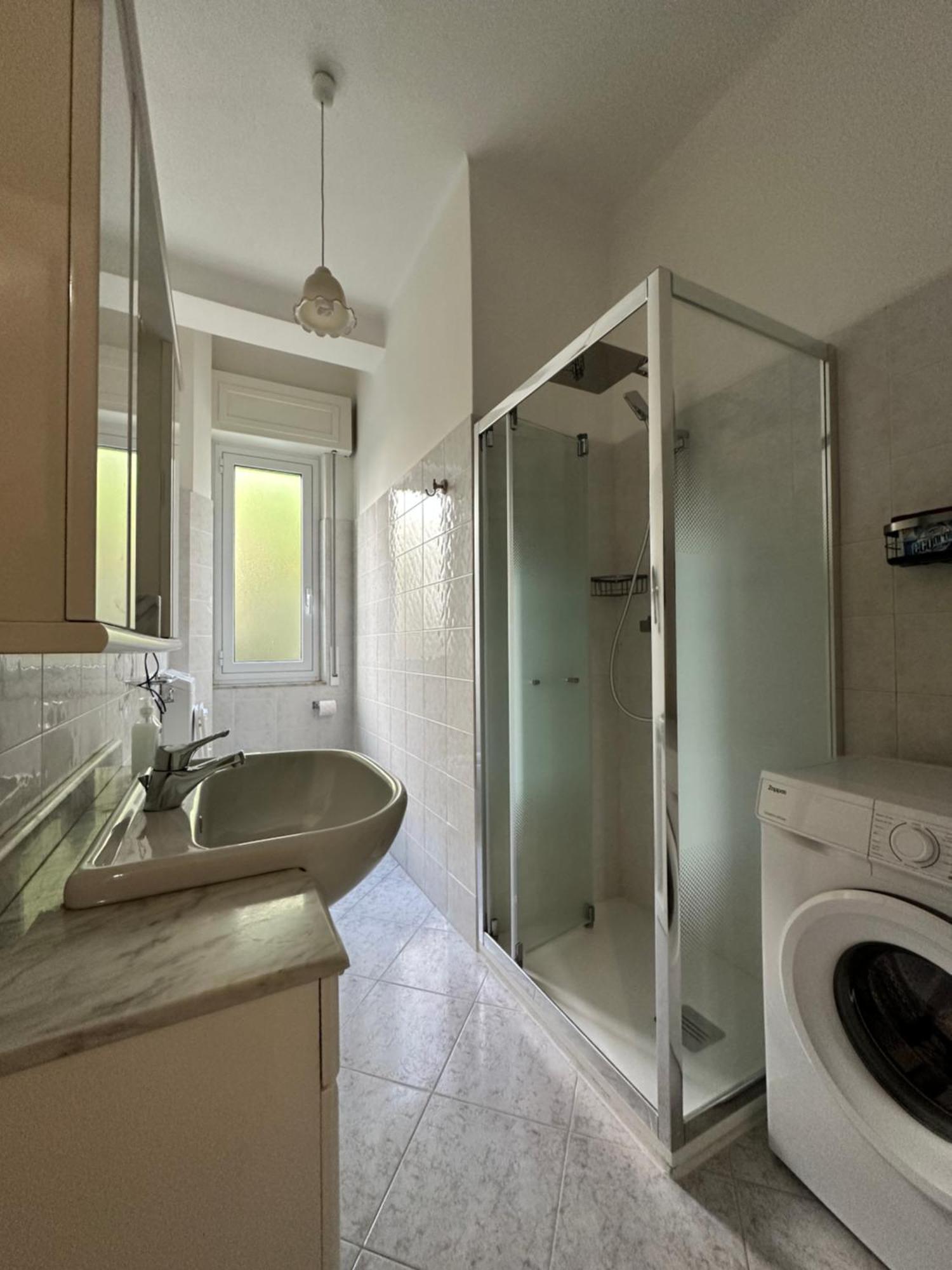 Casa Bianca 4 - Confortevole In Centro A Монеглия Екстериор снимка